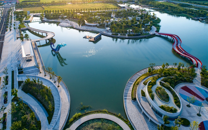 BELARUS Swan Lake Park